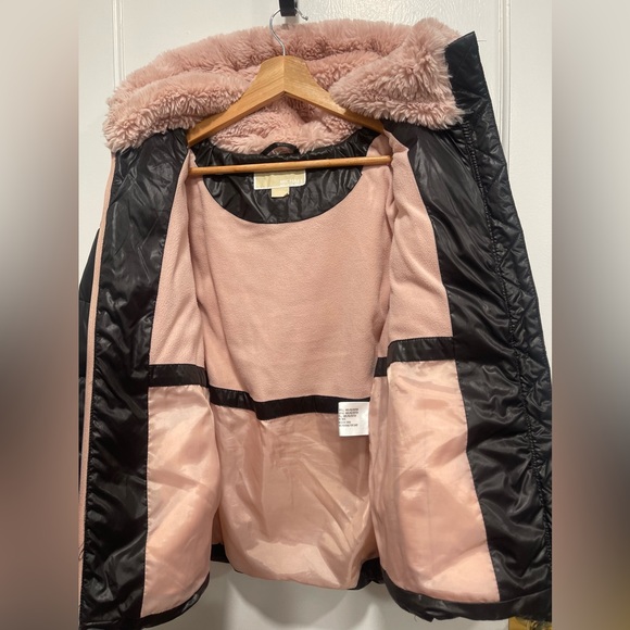 GIRLS MICHAEL KORS PUFFER COAT - Picture 3 of 12